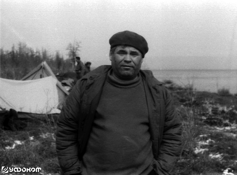 Джемс Ильич Саврасов (1931–2008) – известный геолог-геофизик, кандидат геолого-минералогических наук, создатель единственного в мире Музея кимберлитов в г. Мирный Республики Саха (Якутия).