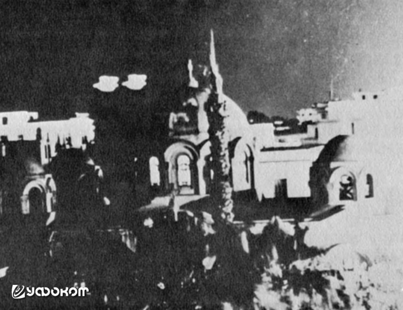 Два «голубя» над церковью и странное свечение. Снимок Мухаммеда Зина.