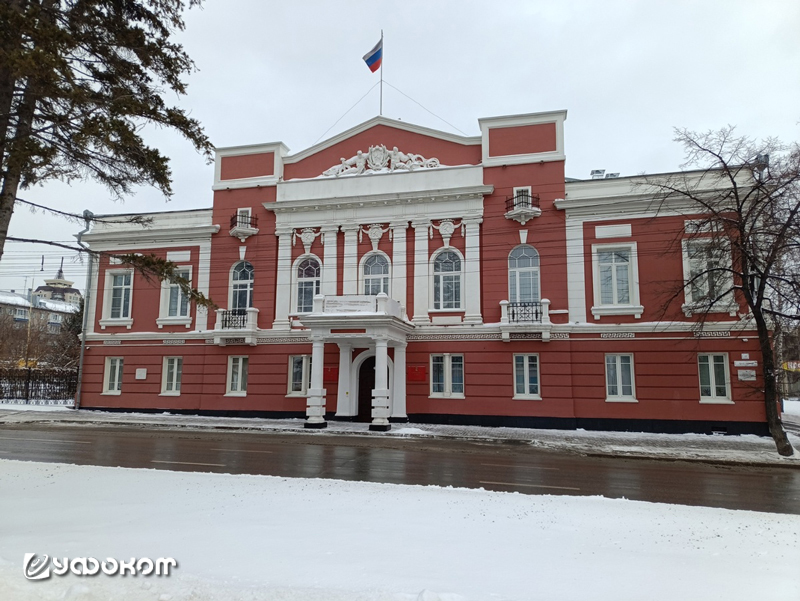 Дом начальника Алтайского горного округа в наши дни. Во время крупного пожара 1917 года здание сильно пострадало и было реконструировано в 1925–1926 годах.